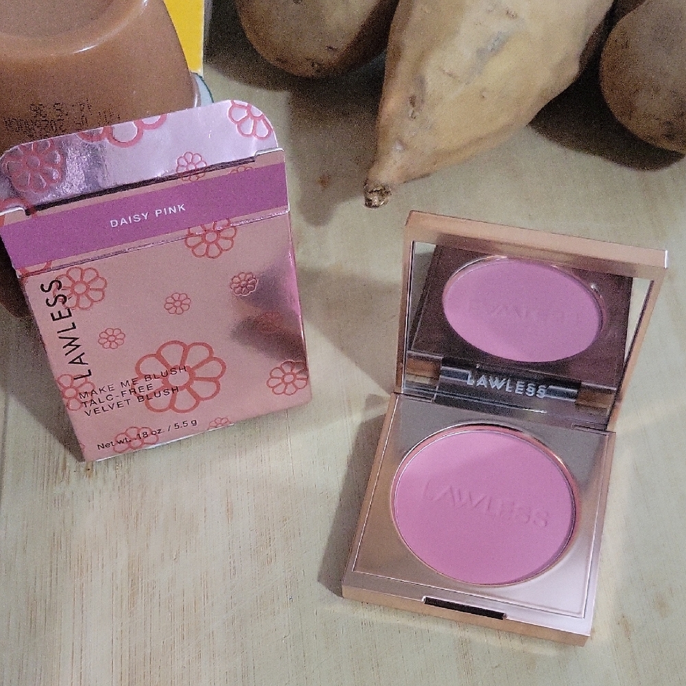 Lawless Make Me Blush Velvet Blush~ Daisy Pink